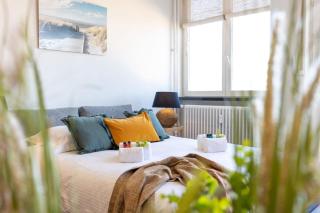 Huswell - Beautiful spacious studio with frontal sea view - Knokke-Heist - 1