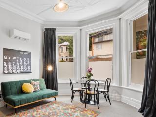 Heritage Honey - Walk to Octagon, Museum & Cafes - Dunedin - 0