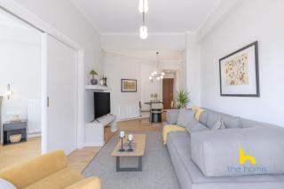 Sun-Splashed 2-BDR Corner Apartment with Hillside views! - Athens - 2