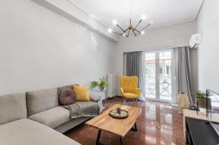 Explore History from a Chic Central Apartment - Athens - 9