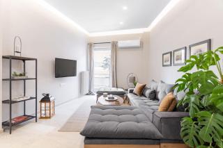 Deluxe 3-BDRM Urban-industrial Apt at Acropolis - 5