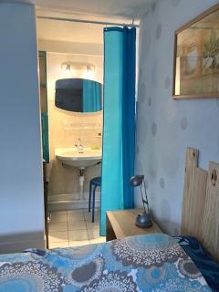 Chambre et sanitaires privés - 5