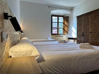 Hotel y Albergue Real Fabrica de Ezcaray - Ezcaray - 3