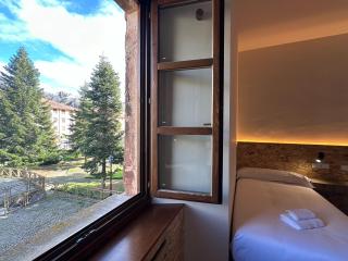 Hotel y Albergue Real Fabrica de Ezcaray - Ezcaray - 2