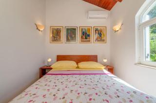 Luiza Holiday House - Nečujam - 1