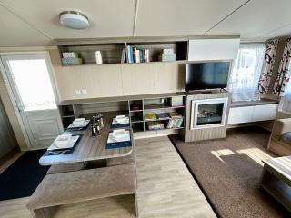 Charming Chamber with spacious relaxing area - 4