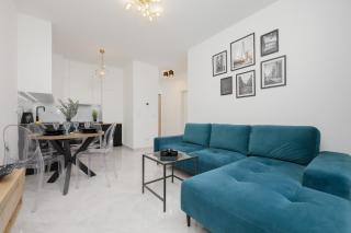Apartment with Balcony & Parking in Warsaw by Noclegi Renters - Varsavia - 4