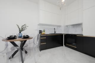 Apartment with Balcony & Parking in Warsaw by Noclegi Renters - Varsavia - 2