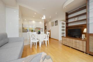 Beautiful Apartment with Spacious Terrace by Noclegi Renters - Varsavia - 7