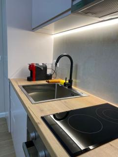 En's Beach Apartment (Two Steps From The Sea) Luxury Apartment in Mali i Robit, GOLEM - Golem - 9