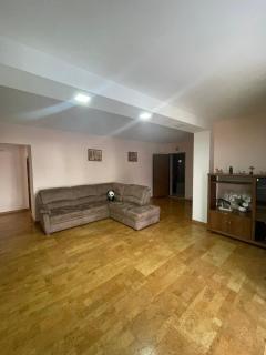 Grand Villa in City Centre - Chişinău - 9