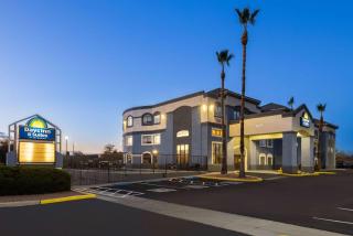 Days Inn & Suites by Wyndham Tucson/Marana - 8