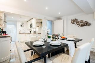 Spacious, Bright & Cosy ~ Ideal Victoria Location! - Londra - 1