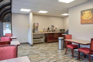 Days Inn by Wyndham Harriman - Harriman - 1