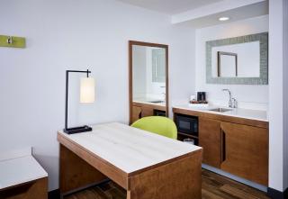 Hampton Inn & Suites by Hilton Windsor - Windsor - 5