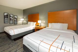 La Quinta by Wyndham Bridgeport - 1