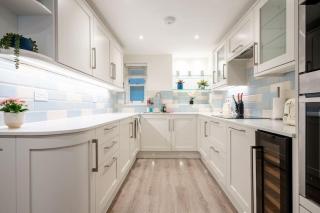 Luxury 3BRs house in the heart of Victoria - 1