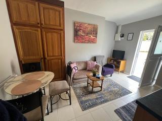 Avonbeg Cottages 2 bed 1 bath Accommodate 3 guests - 5