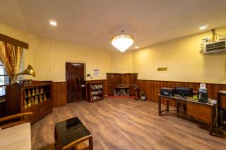 Harris Holiday Inn - 6