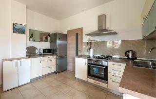 Lovely Home In Valbandon With Kitchen - 4