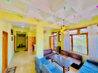 Grand view lodge and Restaurant Dharamshala - Dharamshala - 2