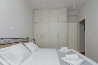 One Bedroom Apt w/ Balcony - Athene - 9
