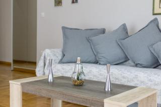 One Bedroom Apt w/ Balcony - 6