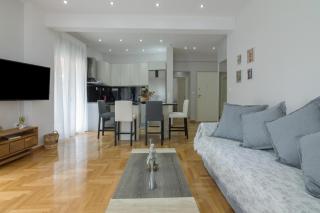 One Bedroom Apt w/ Balcony - Athene - 2