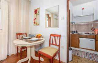 Stunning Apartment In Dramalj With Wifi - Dramalj - 5