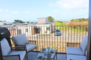 Coastal apartment sea views - 8