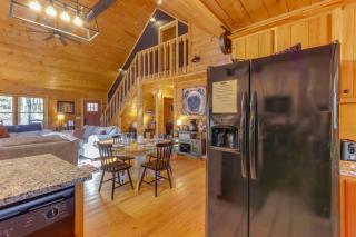 Blue Ridge Cabin Hot Tub, Fire Pit and Grill! - 2