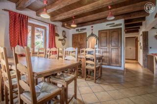 Spacieux Chalet 19pers, Piscine, Jacuzzi, Sauna & Salle de Jeux - 9