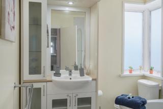 Newly Renovated Flat in London w/FREE Parking - Hendon - 3