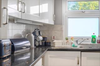 Newly Renovated Flat in London w/FREE Parking - Hendon - 4