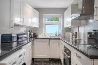 Newly Renovated Flat in London w/FREE Parking - Hendon - 5