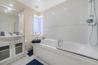 Newly Renovated Flat in London w/FREE Parking - Hendon - 6