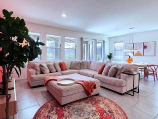 Fabulous Family Pool Home with Game Room-7543OL - Davenport - 6