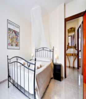 Stylish & Spacious Townhouse - Walk to Beach & Town - 7