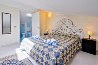 Stylish & Spacious Townhouse - Walk to Beach & Town - Fertilia - 6
