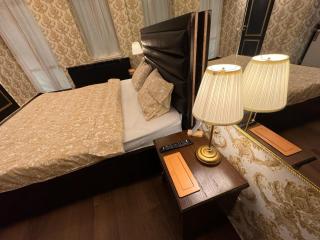 The King Suite with balcony view piata romana - Bucarest - 8