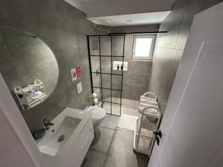 Luxury Center Apartments - Tirana - 5