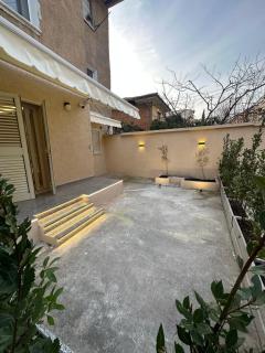 Luxury Center Apartments - Tirana - 4