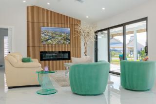 Sleek and Modern, Sunset Views & Pool - The Lighthouse - Roelens Vacations - Cape Coral - 2