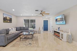 Yacht Club Area - 5 minutes to Open Water, Heated Pool & Dock - Villa La Casa Al Mare - Roelens - Cape Coral - 4