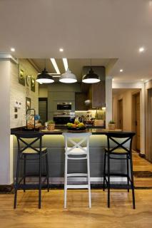 Lake View Residence 3 BR Apt - Families Only - 7