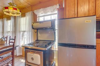 Lakefront Delta Cabin Rental with Boat Dock and Deck! - 1