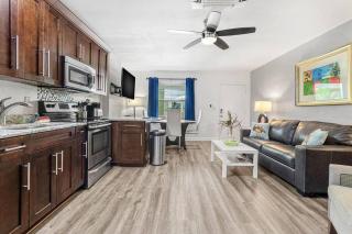 Park Shore Suites of Madeira Beach! Pet Friendly and Steps to the Beach! - #8 - St Pete Beach - 6