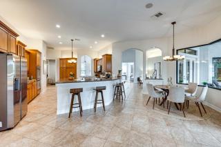 7 Mi to Great Wolf Lodge Water Park Luxury House - 2