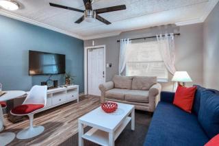 Sunset Beach Suites #5 - Under New Management! Pet Friendly and Steps to the Beach! - St Pete Beach - 8