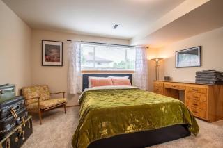 Basement Apartment w/ Hot Tub & Bombshelter! - Burien - 9
